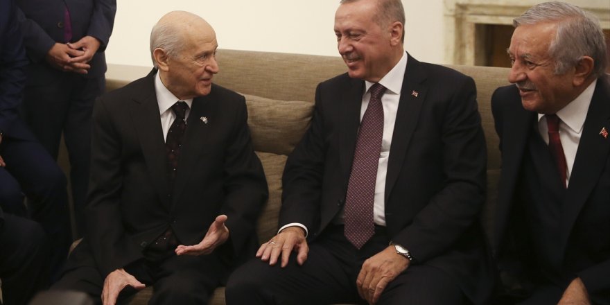 Bahçeli'den "Saray'a giden CHP'li" iddiasına olay yorum