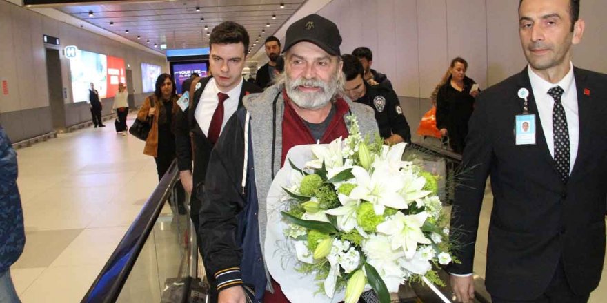 Haluk Bilginer Türkiye'ye döndü