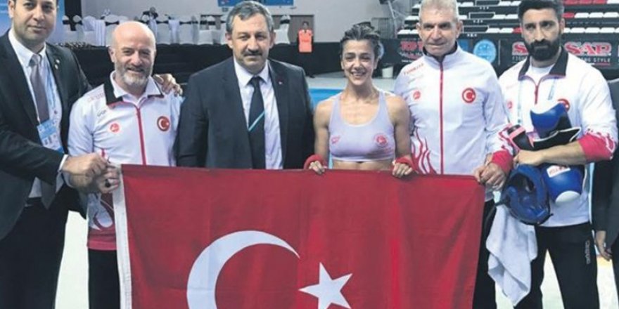 Dünya Kick Boks Şampiyonası'nda Türk sporculardan altın madalya