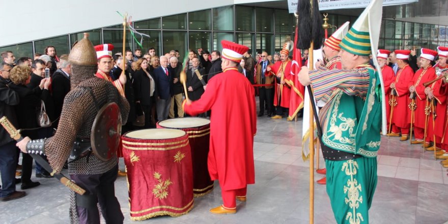 AKP'li belediyeden Doğu Perinçek'e mehteranlı karşılama