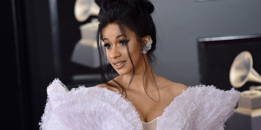 Ünlü rapçi Cardi B, Trump’ı ‘terörist’ ilan etti!