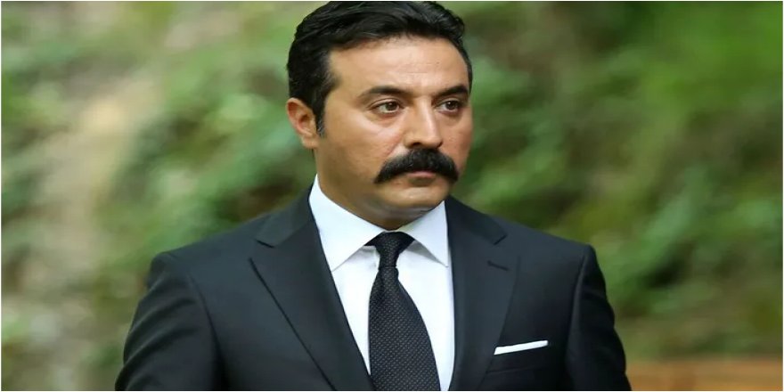 Mustafa Üstündağ Ecem Özkaya ile boşandı Mekke'ye gitti