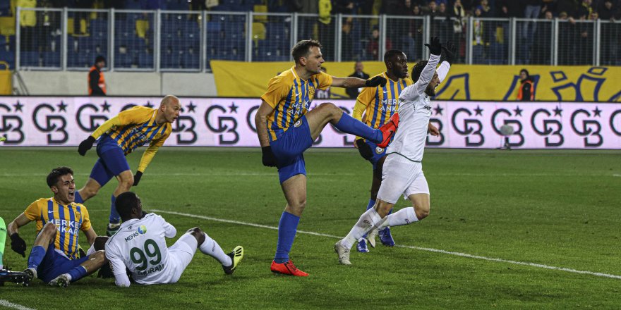 Ankaragücü Konyaspor karşısında son anda yıkıldı