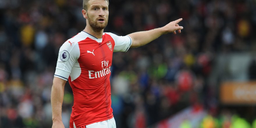 Galatasaray'a yeni stoper: Arsenalli Mustafi