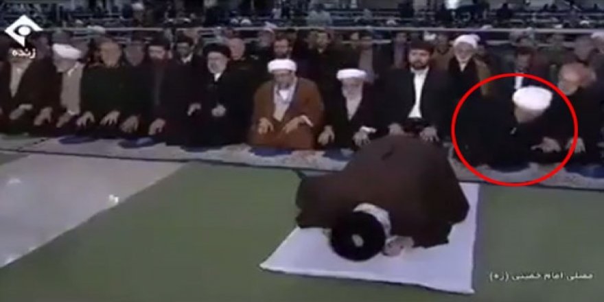 Hasan Ruhani'den namaz sırasında dikkat çeken hareket!