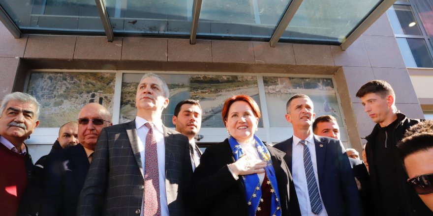 Meral Akşener: "Kiralık ev tuttum, onlar saray yapıyor"