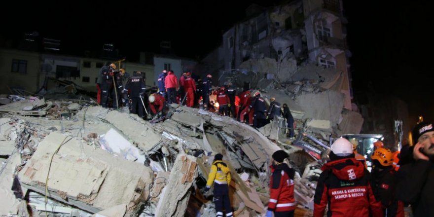 Çöken Mavi Göl Apartmanı Van depreminde de hasar görmüş