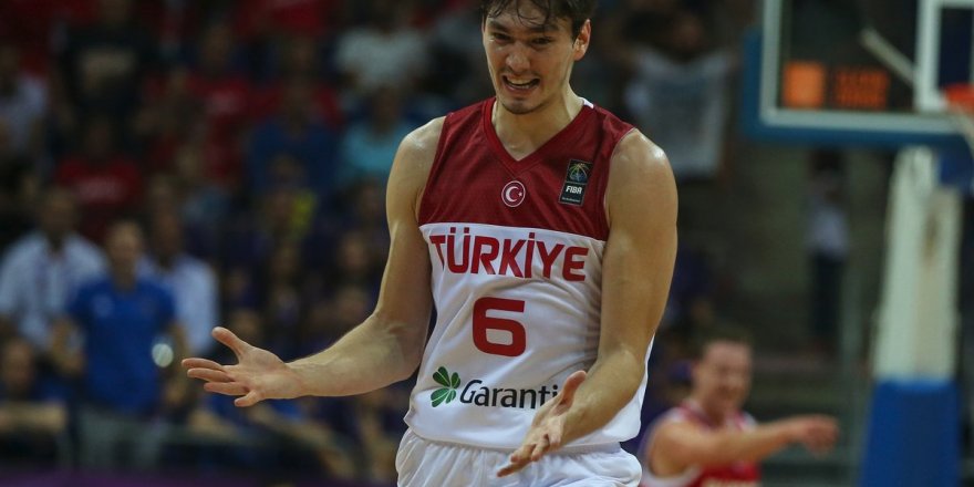 Cedi Osman'ın Elazığ depremi paylaşımı tepki çekti