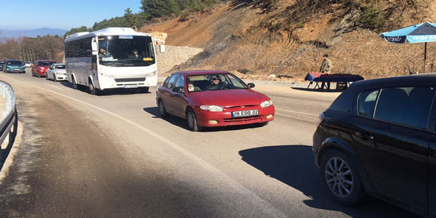 Uludağ yolunda 10 kilometrelik araç kuyruğu