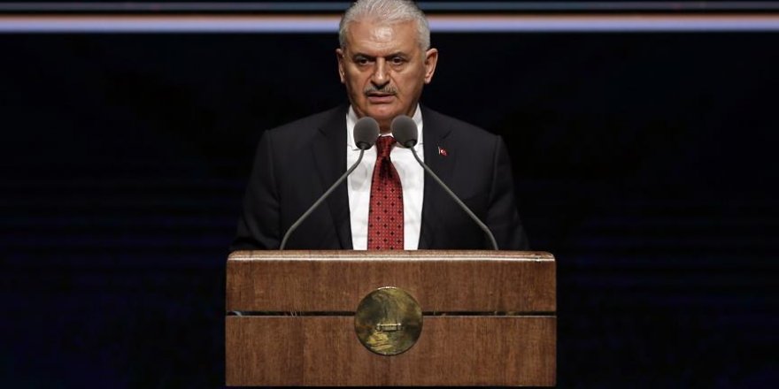 Kadın toplumun içindeyse...