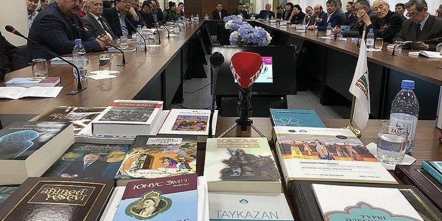 Yunus Emre'nin 100 şiiri Kazakçaya kazandırıldı