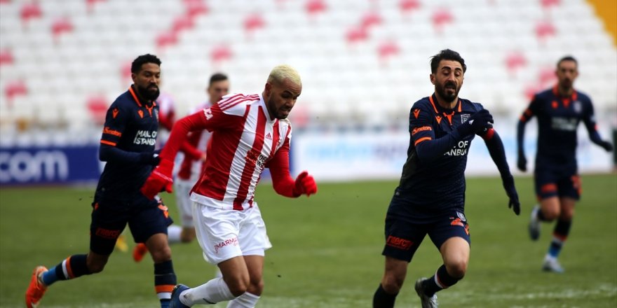 Sivasspor'a Başakşehir çelmesi