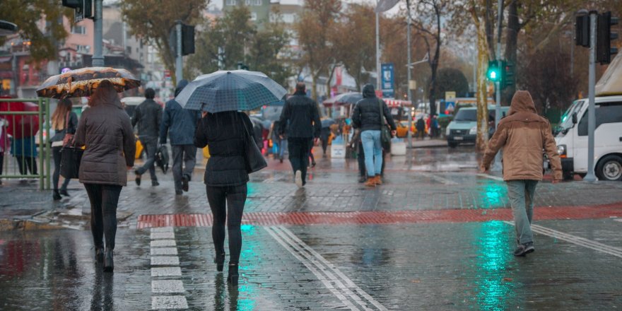 Meteoroloji'den uyarı üstüne uyarı! O bölgeler perşembe gününe dikkat