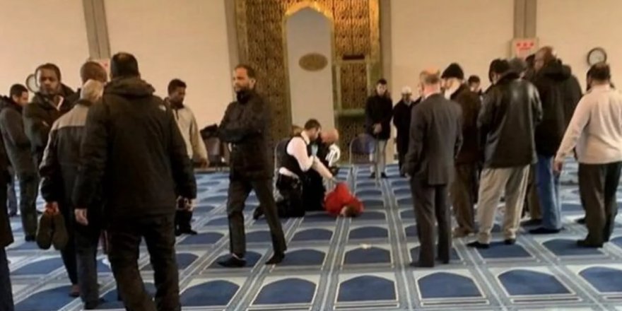 Londra'da namaz kılan kişiye bıçaklı saldırı!