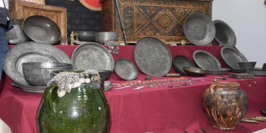 İzmir'de tarihi eser operasyonu: 506 parça ele geçirildi