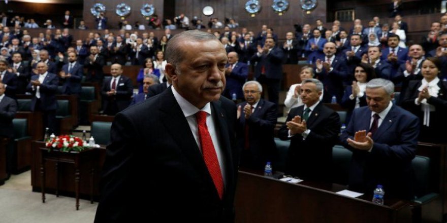 AKP'de Çarşamba tartışması: Parti yöneticileri karardan dönülmesini istiyor