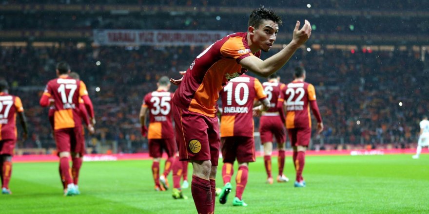 Galatasaray'a Alex Telles müjdesi