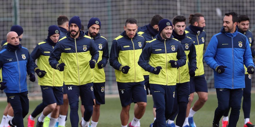 Fenerbahçe'nin yeni teknik direktörü Volkan Demirel oldu