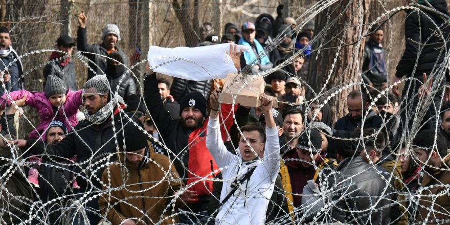 Yunanistan'dan sığınmacı hamlesi