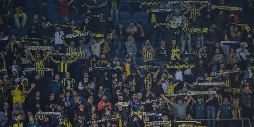 Fenerbahçeli taraftarlardan tepki: "Formayı çıkarın çıplak oynayın"