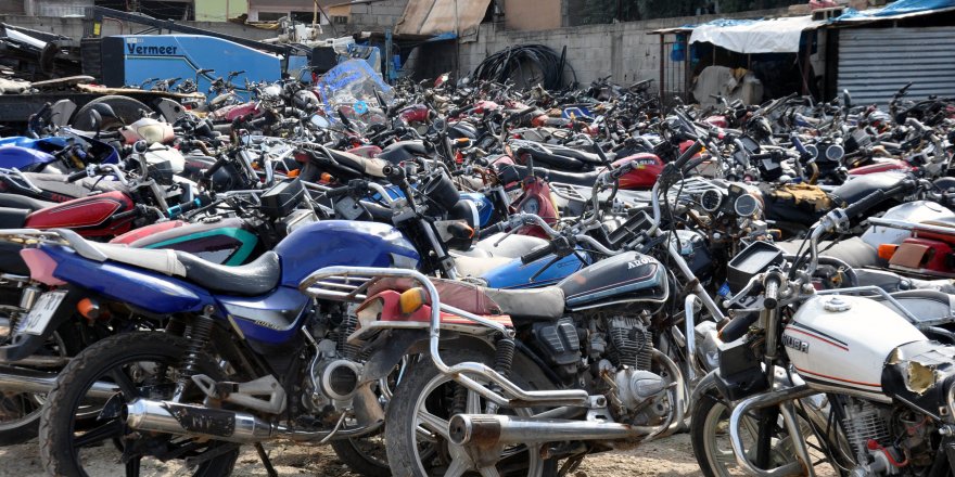 Hatay'da 8 milyon liralık servet, yediemin otoparkında çürüyor