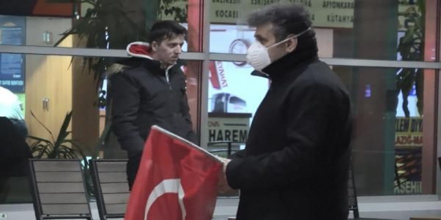 Korona virüs uyarısı, asker uğurlamasında da önemsenmedi