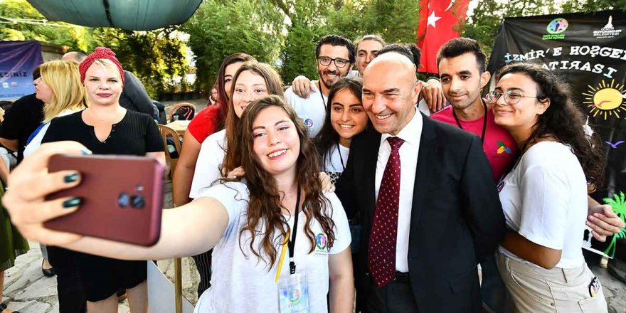 İzmir Büyükşehir Belediye Başkanı Tunç Soyer'den gençlere müjde!