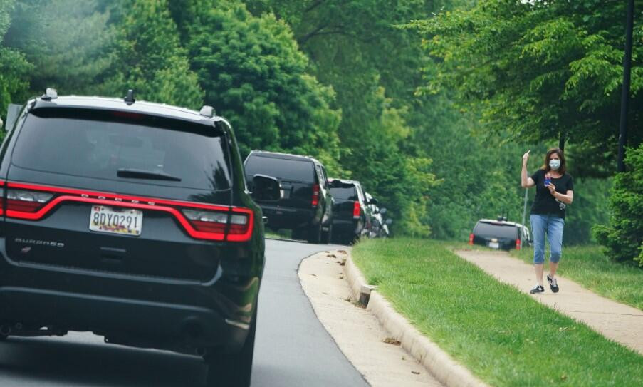 Golf oynamaya giden Trump'a kadınlardan şok protesto