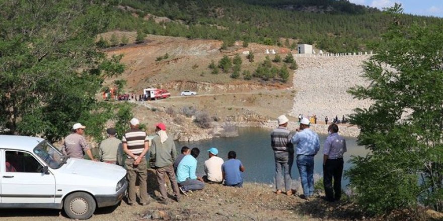 "Selfie" dayı ve yeğenin hayatına mal oldu!