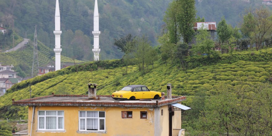 Görenler gözlerine inanamadı: "İsteyen buyursun çatıdan alsın"