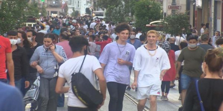 Virüs unutuldu! İstiklal Caddesi'nde yoğunluk