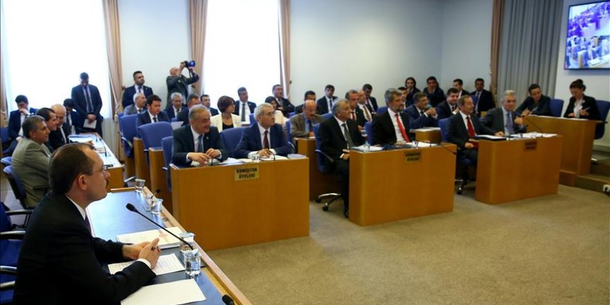 Torba yasa komisyona geldi