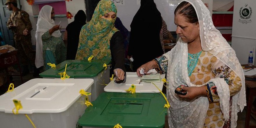 Pakistan'da oy verme işlemi sona erdi