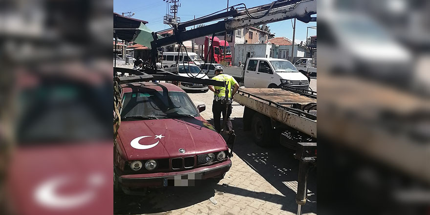 Edirne’de 'trafik terörü'! Hurda araca sahte plaka takıp...