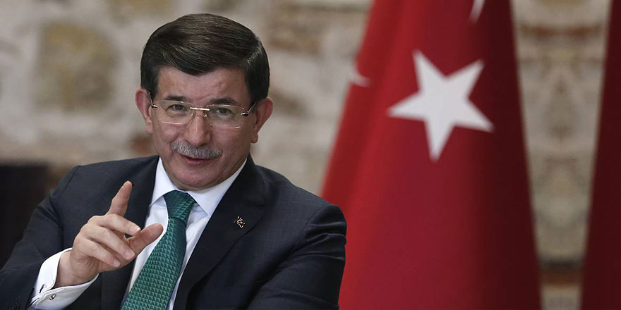 Davutoğlu: "Sizinkiler reklamcılıkla, bizimkiler müteahhitlikle tanışınca..."