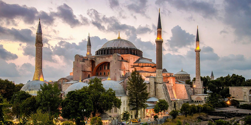 Ayasofya'daki cuma namazı listesi  bakın nereden belirleniyor