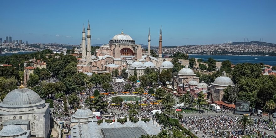 Cumhurbaşkanı Erdoğan açıkladı: Ayasofya'da kaç kişi toplandı?