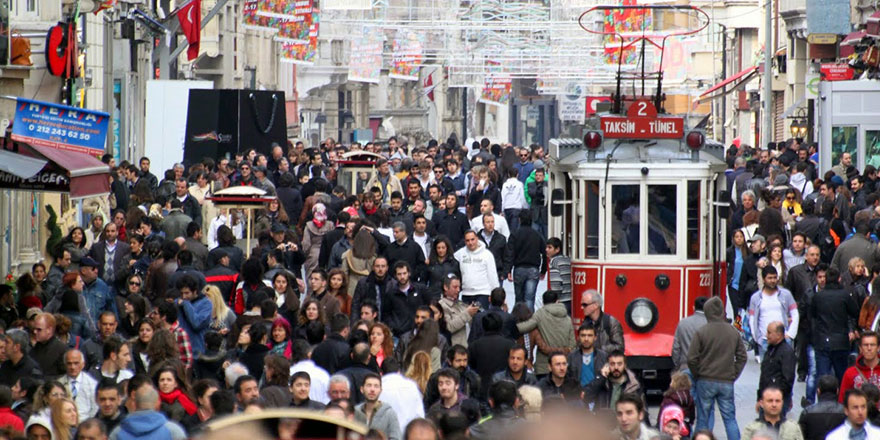 İşsizlik çığ gibi büyüyor: Her üç gençten biri işsiz