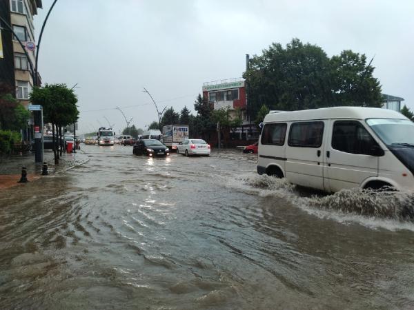 Giresun'da sel felaketi...1'i asker 3 kişi hayatını kaybetti