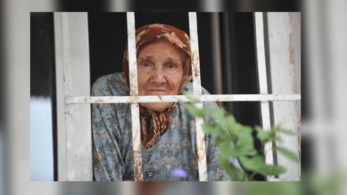 Bursa'da akılalmaz olay! Hatice ninenin ağzını soydular