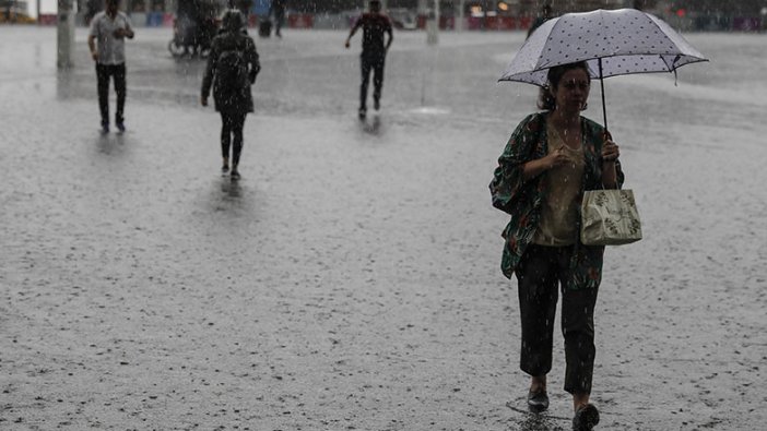 Hava sıcaklıkları düşüyor! Sağanak yağış kapıda