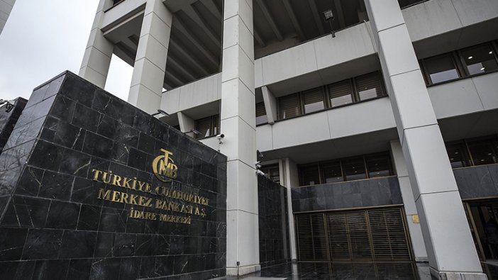 Ünlü ekonomist Atilla Yeşilada'dan çarpıcı yorum: Merkez Bankası faizi artırmazsa...