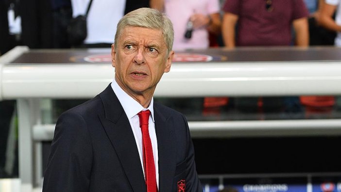 Wenger kariyerine ara vermeyecek