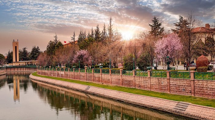 Eskişehir'de öğrenciler kenti terk etmek zorunda kalınca kiralar yarı yarıya düştü