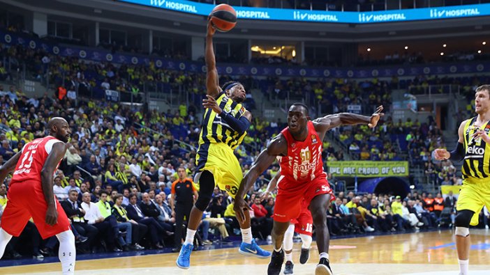 Fenerbahçe Euroleague'de güçlü başladı