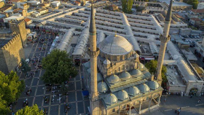 CHP'li vekil sordu, Fuat Oktay 18 yılın tablosunu paylaştı... İşte Kayseri'de AKP tarafından yıkılan cami sayısı