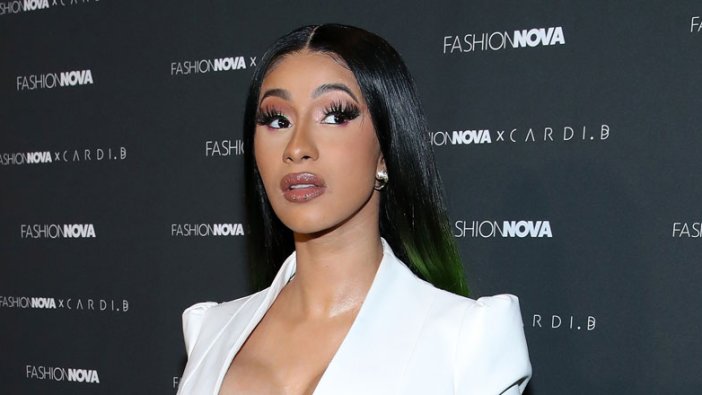 Cardi B Azerbaycanlılardan özür diledi!