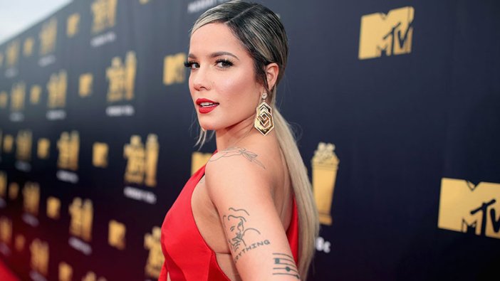 Halsey Türkçe tweet attı, hayranları 'çıldırdı'