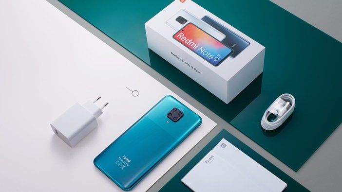 Xiaomi'den Apple'a sarj aleti ve kulaklık göndermesi