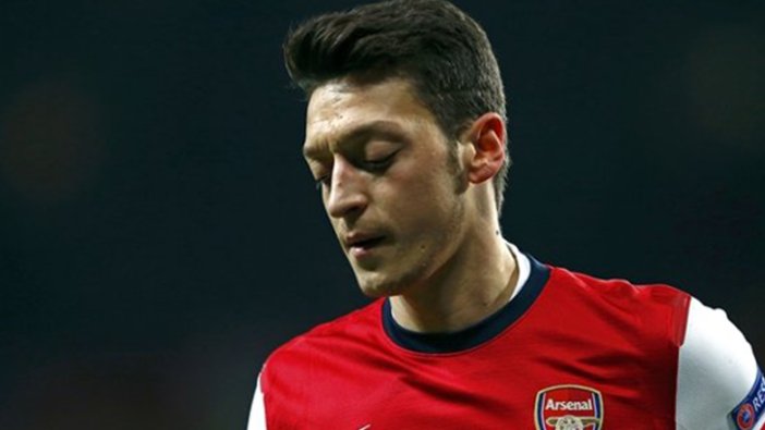 Arsenal taraftarı Mesut Özil için imza kampanyası başlattı